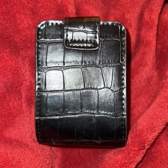 Black Croc vegan leather lipstick case with mirror - Picture 2 of 7